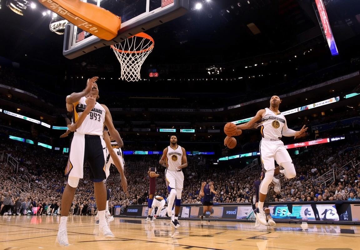 勇士鹈鹕季后赛对决：策略对决与心理角力解析